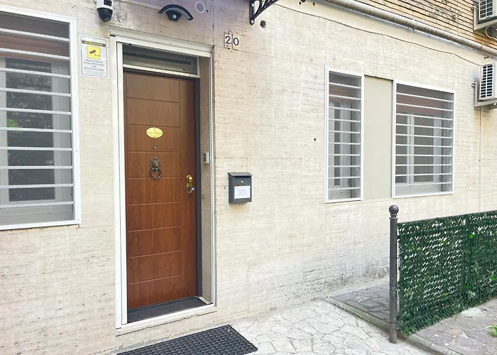 Casa Miseno, Independent Apartment Near Metro B